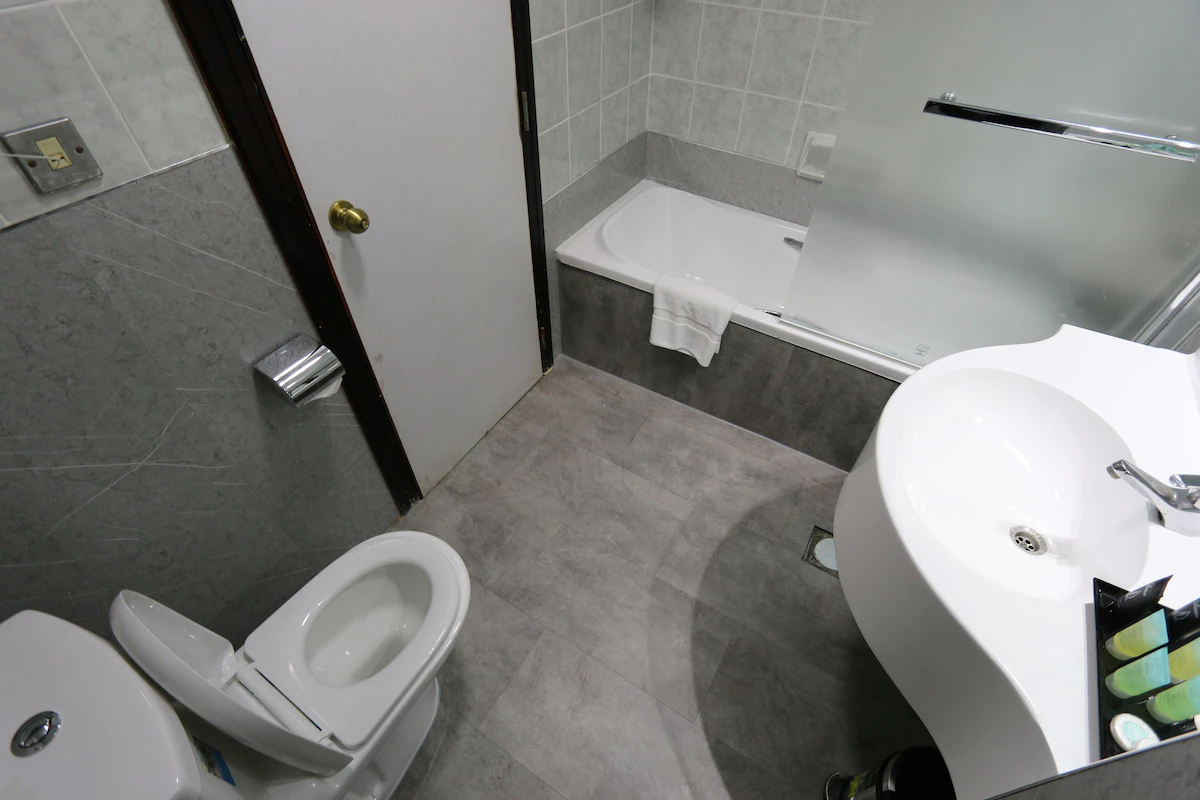 سرویس بهداشتی و حمام هتل میفر دبی